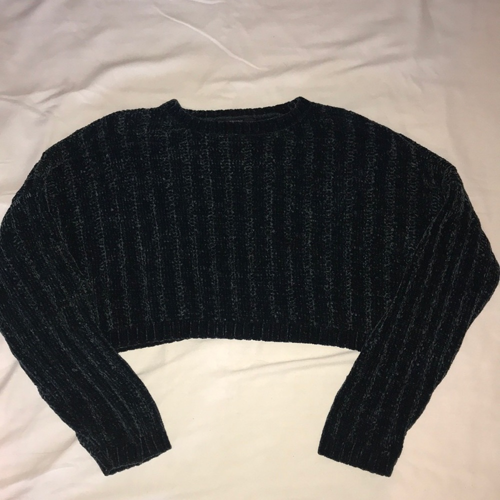 Forever 21 dark green cropped sweater, size Medium
